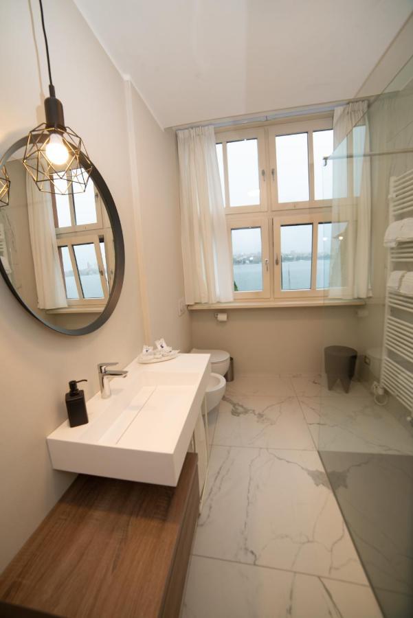 Little Marina Apartment Malgrate Luaran gambar